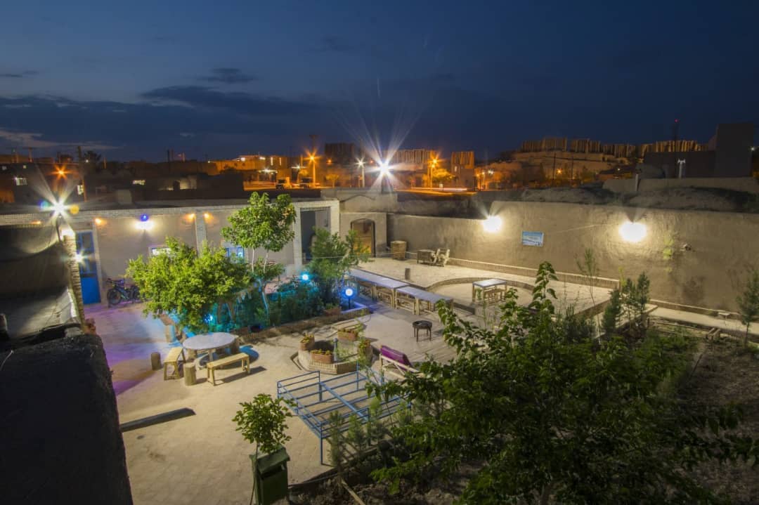 اجاره خانه سنتی با صبحانه درنشتیفان