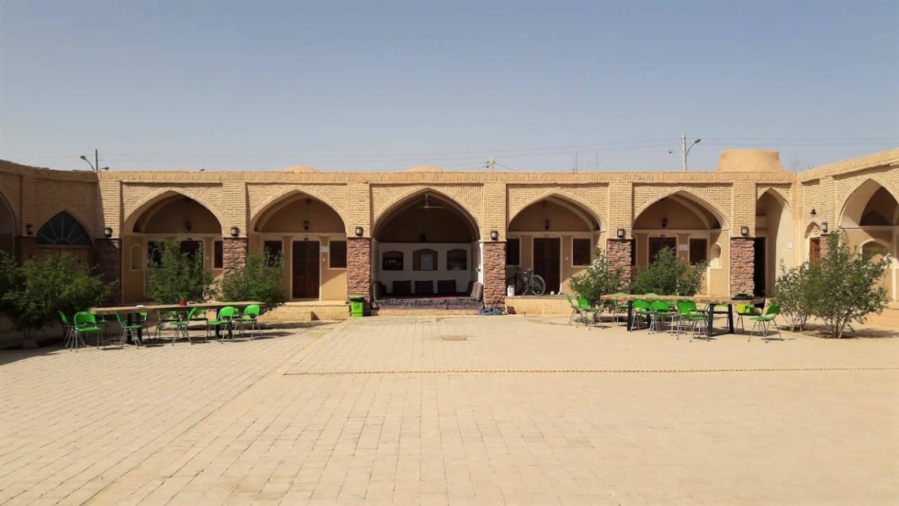 اجاره کاروانسرا کویری در انارک اصفهان - 1