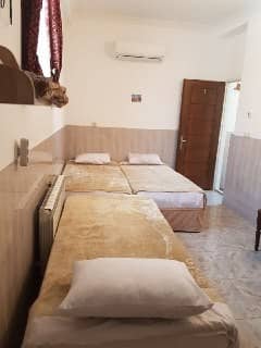 اجاره خانه سنتی جنگل در یزد - اتاق 3 نفره طبقه اول