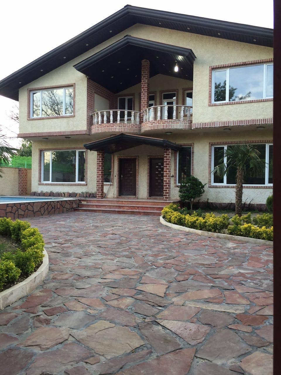 اجاره ویلا با استخر سرپوشیده و روباز در کردان