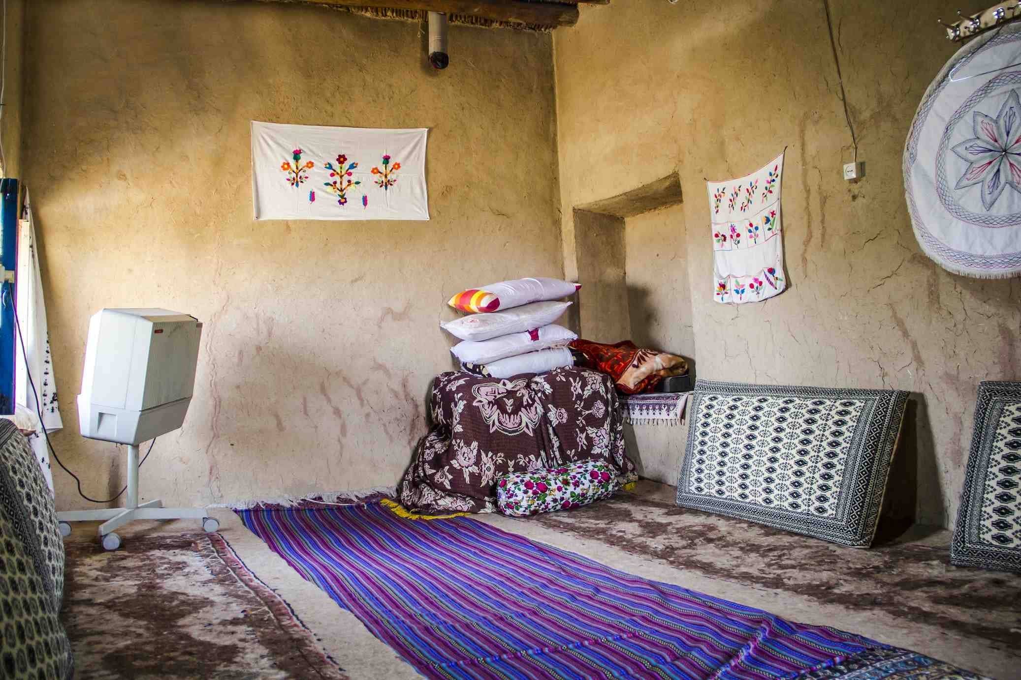 اجاره اقامتگاه و اتاق روستای در قلعه بالا بیارجمند