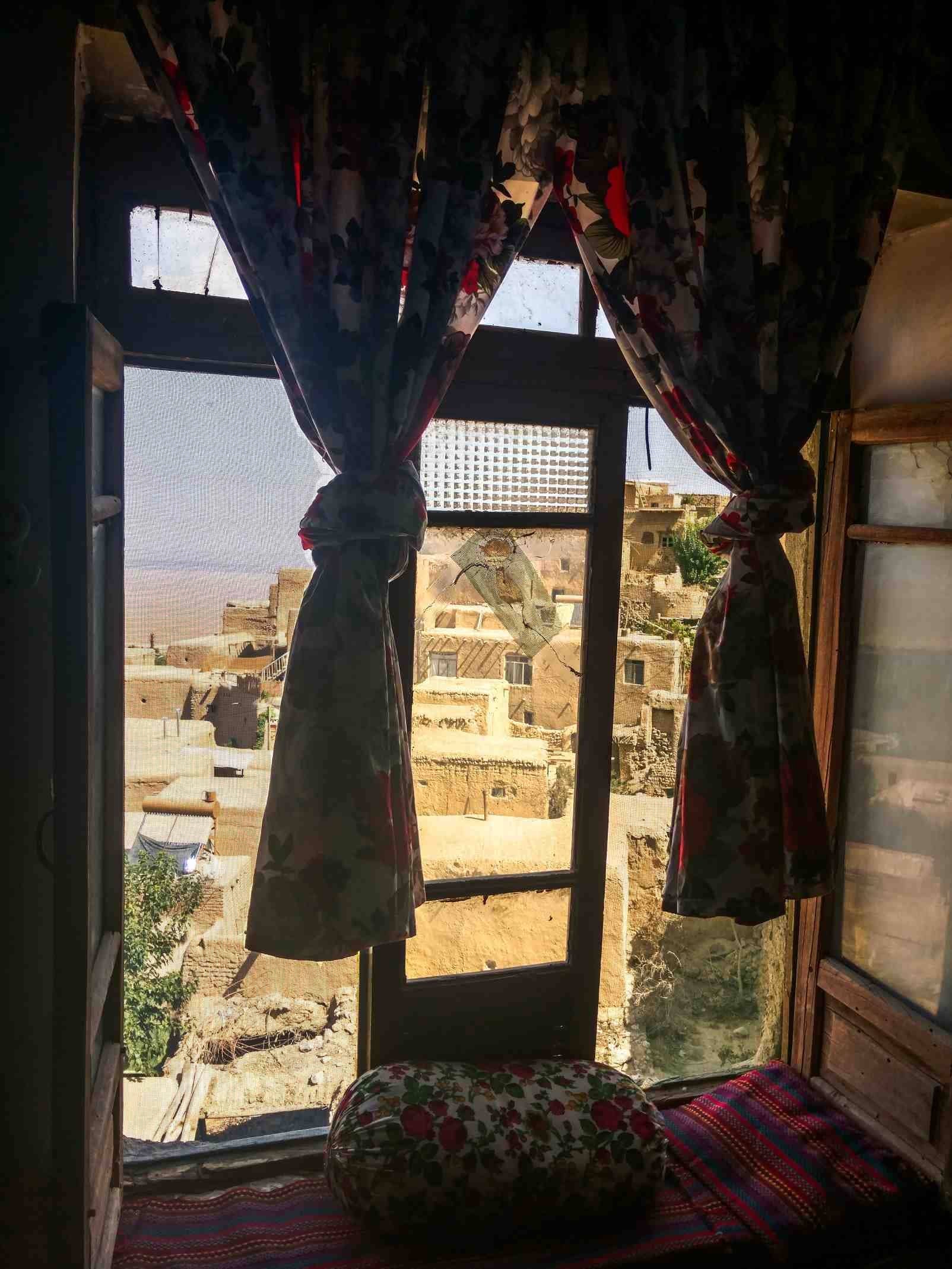 اجاره اقامتگاه بومگردی سنتی در قلعه بالا بیارجمند