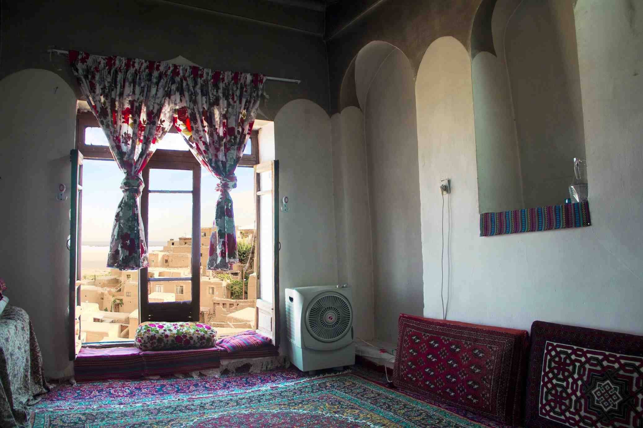 اجاره اقامتگاه بومگردی سنتی در قلعه بالا بیارجمند