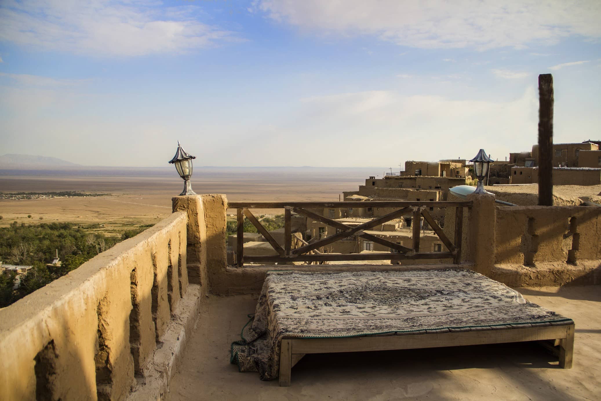 اجاره اقامتگاه بومگردی سنتی در قلعه بالا بیارجمند