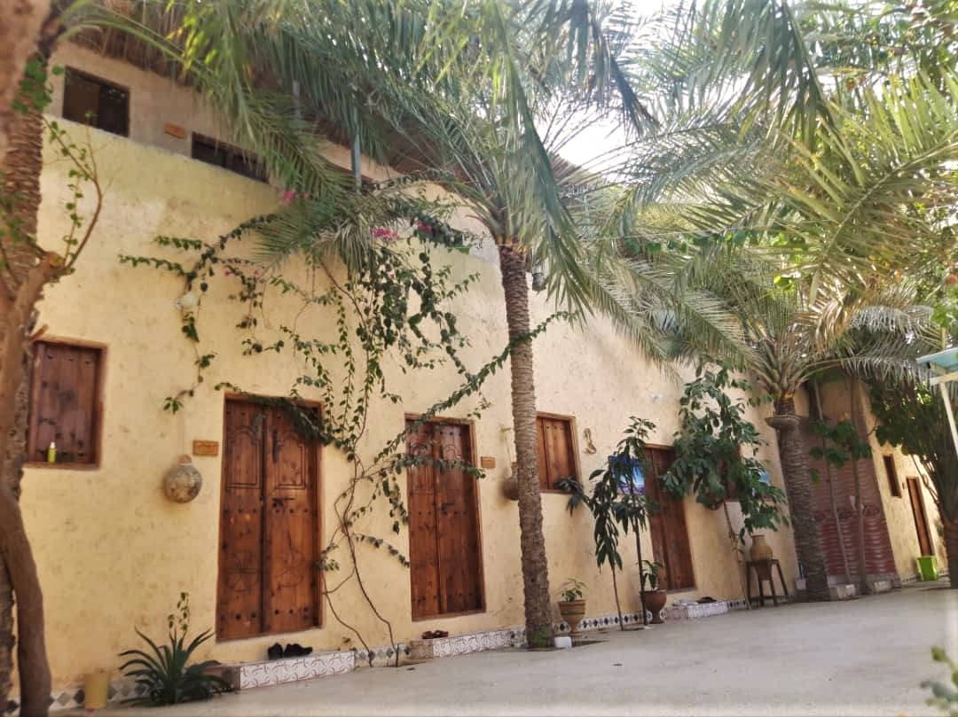 اجاره اتاق سنتی 2 نفره تخت دار مستردار در طبل قشم - کلک سرخ