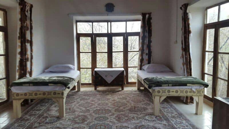 اجاره اتاق سنتی در ساحلی قمصر - رازیانه 