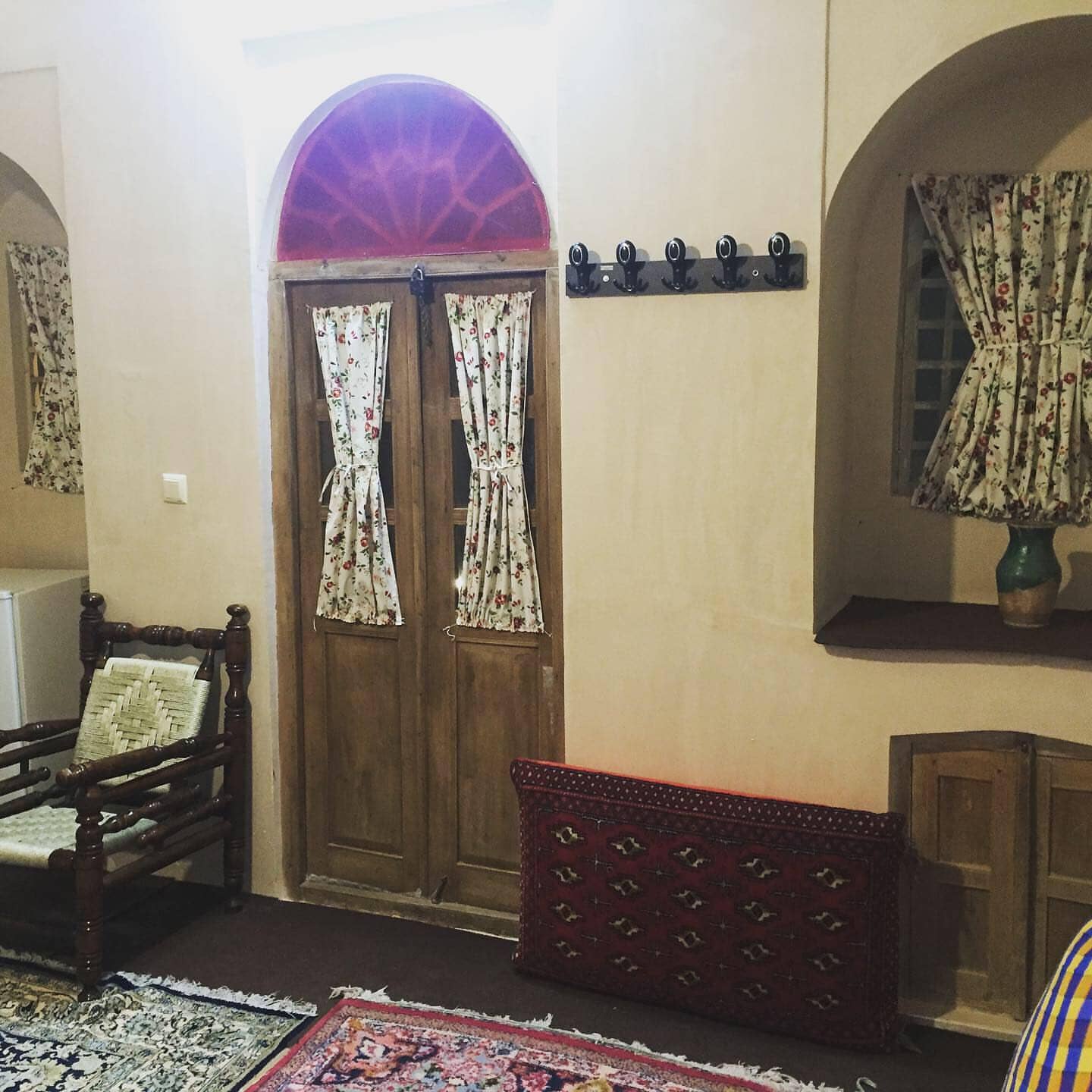 اجاره اقامتگاه بومگردی در نطنز اصفهان - دو دری