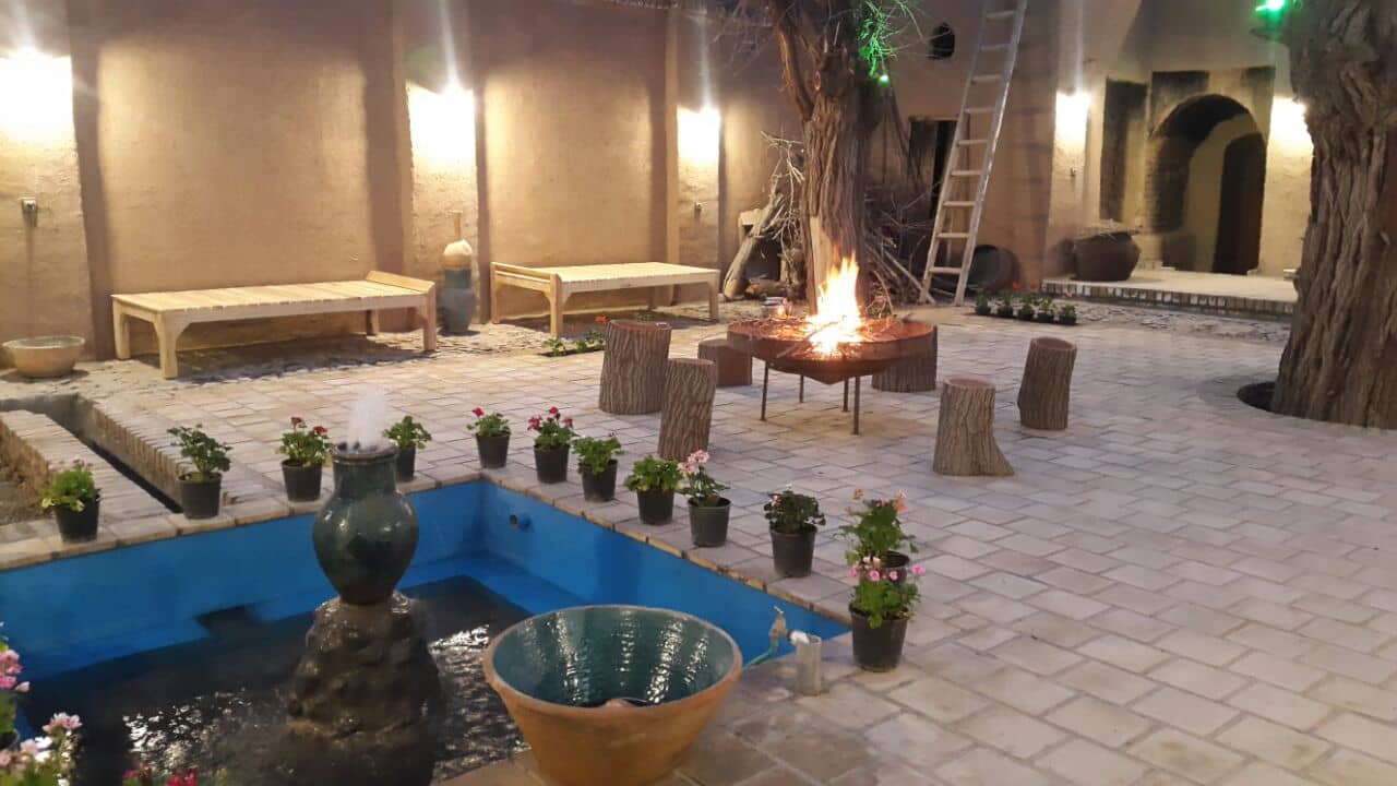 اجاره اتاق 5نفره در نطنز اصفهان - روضه