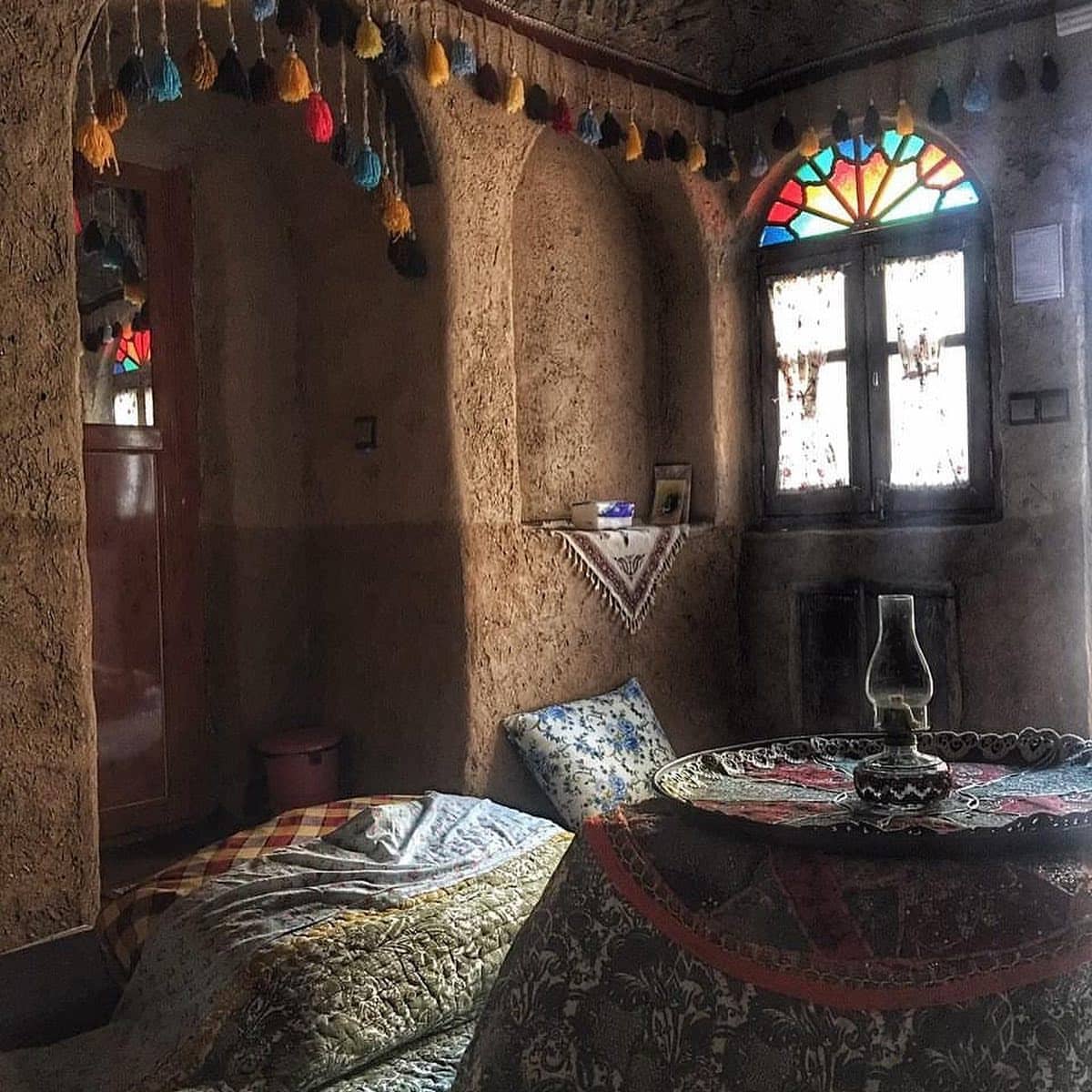 اجاره اتاق سنتی در نطنز اصفهان - کرسی