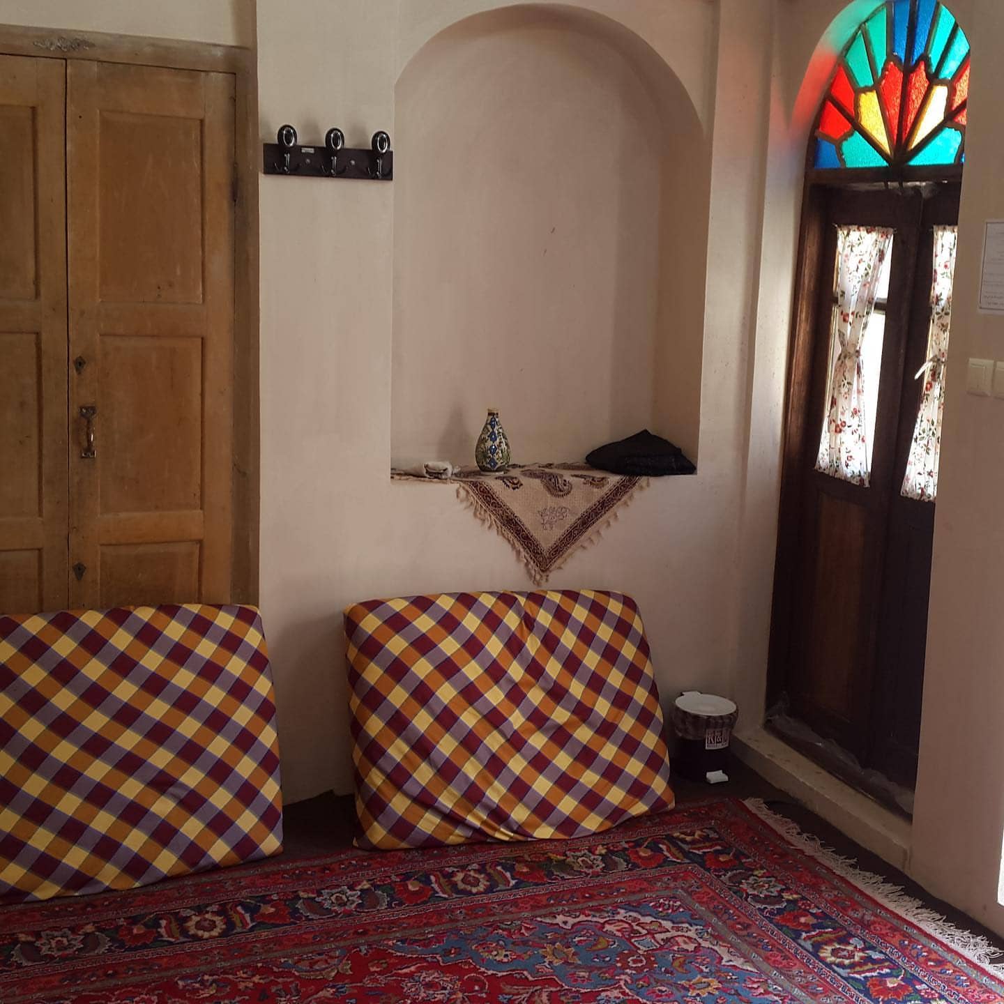 اجاره اقامتگاه بومگردی در نطنز اصفهان - سه دری