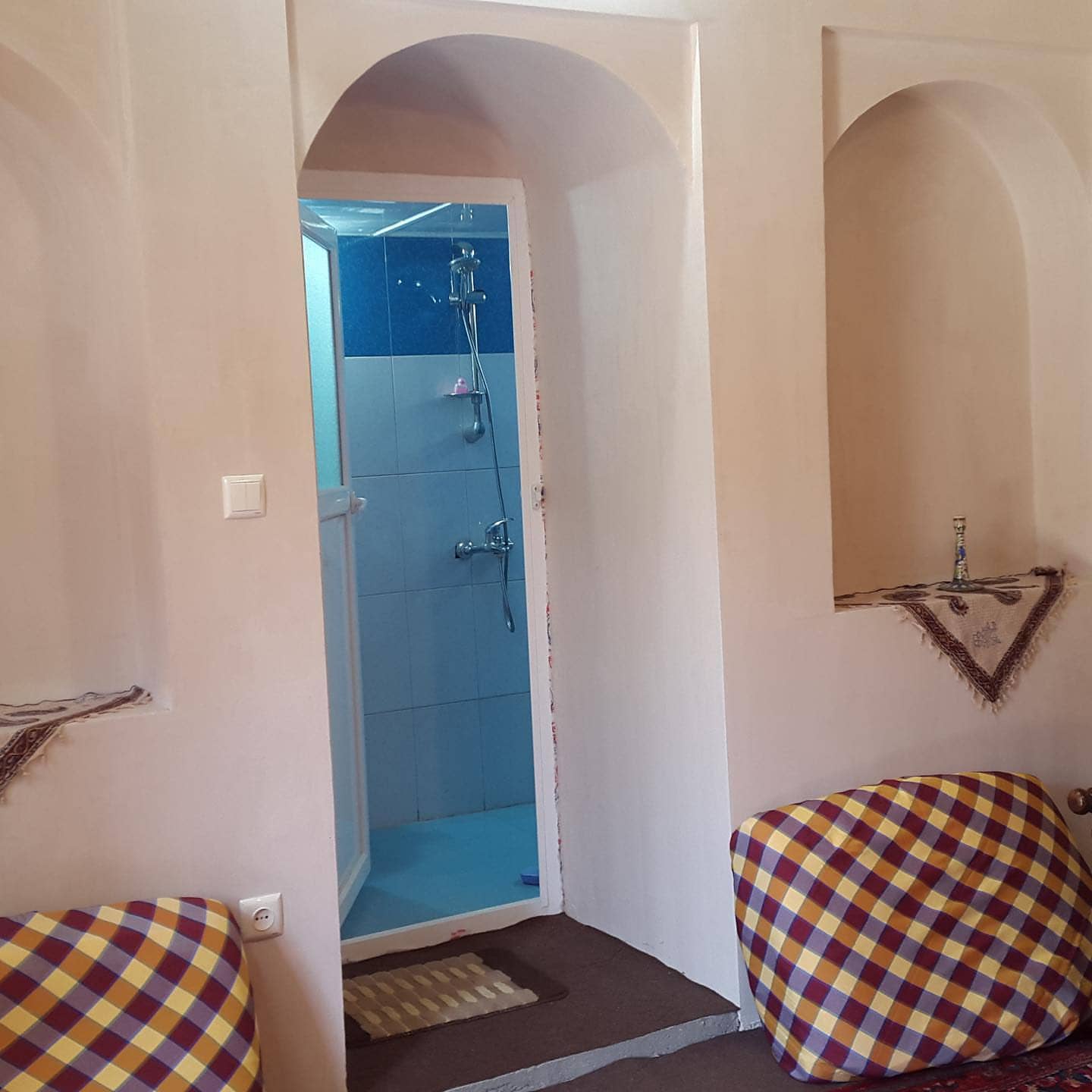 اجاره اقامتگاه بومگردی در نطنز اصفهان - سه دری