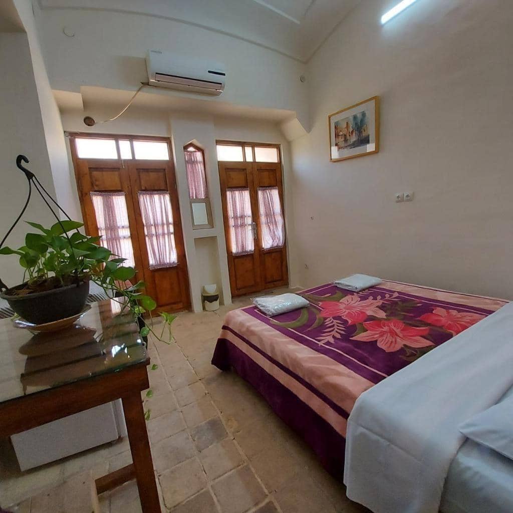 اجاره اقامتگاه بومگردی در کمال الملک کاشان - کیان