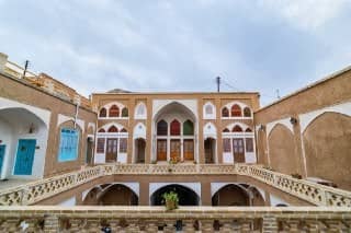 اجاره بومگردی گردشگری در کمال الملک  کاشان - اتاق آبی