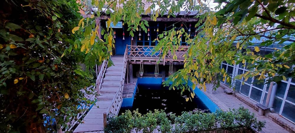 اجاره خانه سنتی نزدیک شاندیز حصارسرخ - هنرپیشه