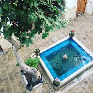 اجاره بومگری شیک و تمیز در کمال الملک کاشان