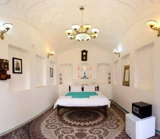 اجاره اقامتگاه سنتی در کمال الملک کاشان