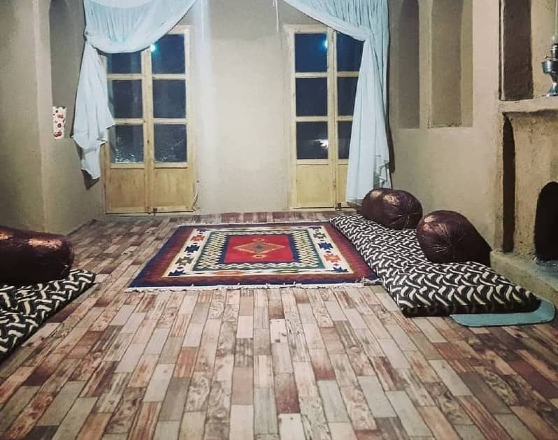 اجاره اتاق سنتی در ماه فرخان استهبان
