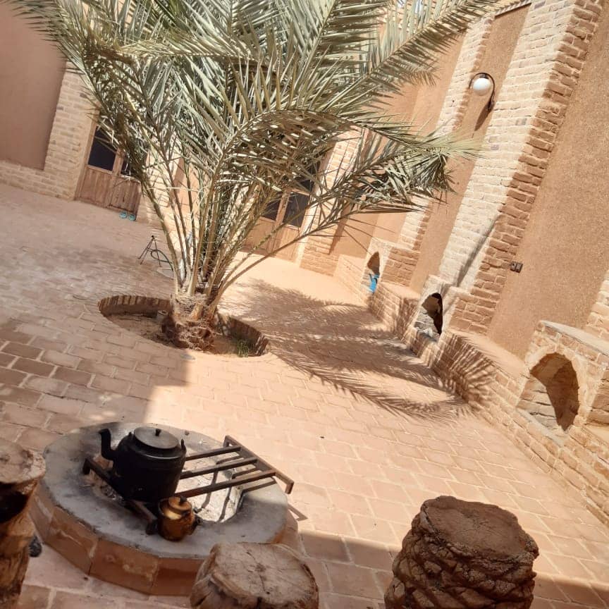 اجاره اقامتگاه سنتی در روستای آشتیان انارک 