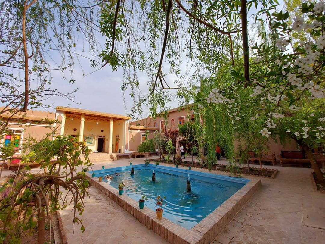 اجاره اقامتگاه بومگردی در رادکان چناران