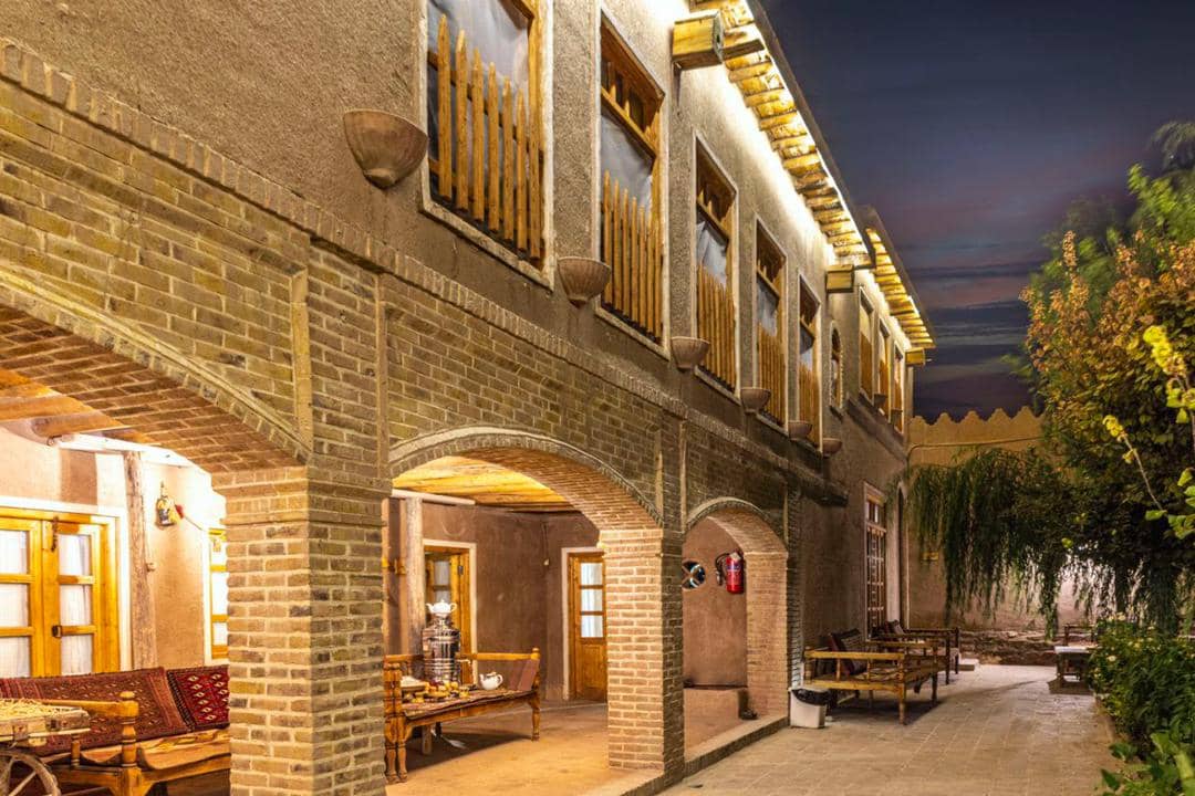 رزرو اقامتگاه بومگردی در رادکان چناران