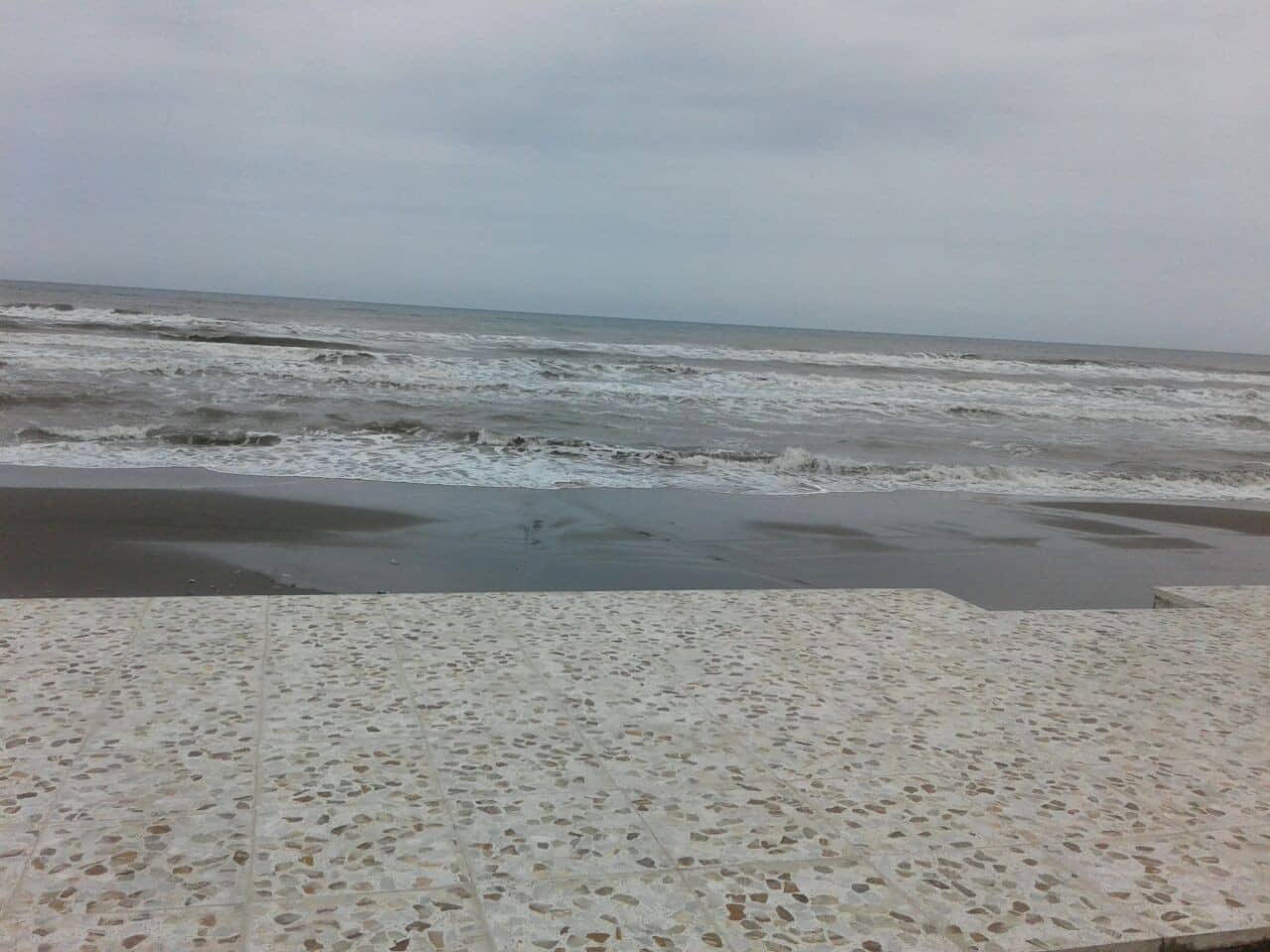 اجاره ویلا ساحلی سه خوابه 750 متری با استخر سرپوشیده خط هشت چالوس - ارکیده