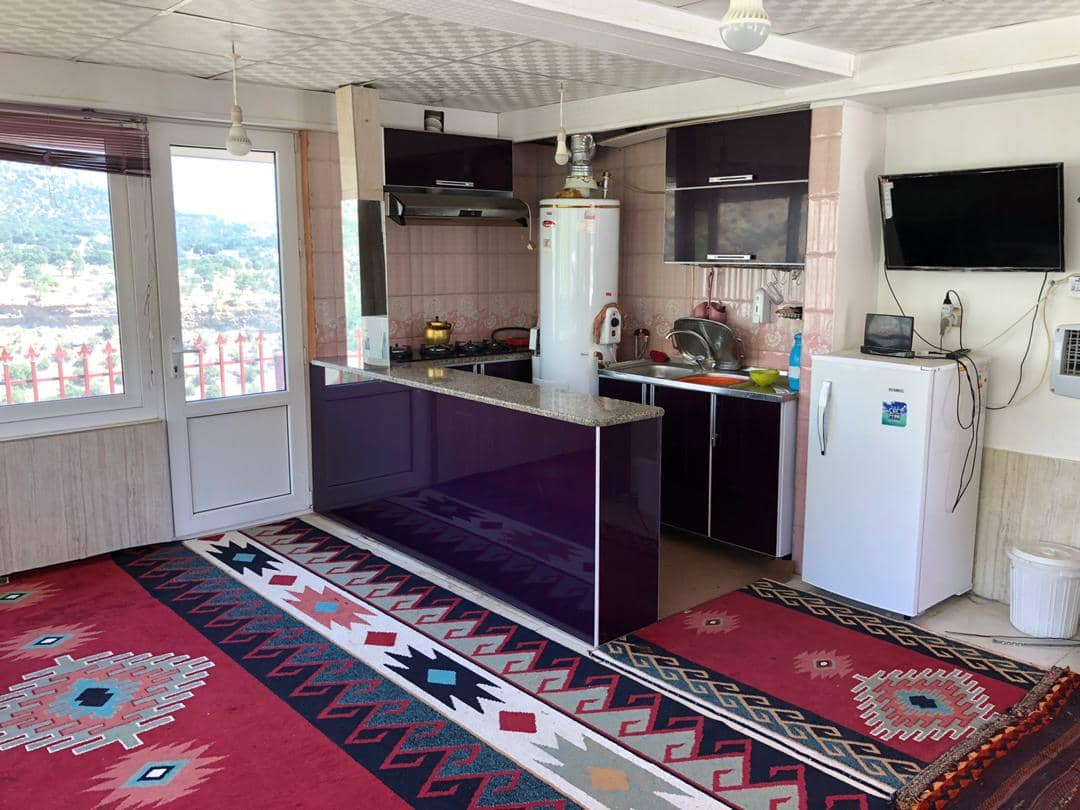 اجاره سوئیت کوهستانی در بیاره سی سخت - شیشه ای