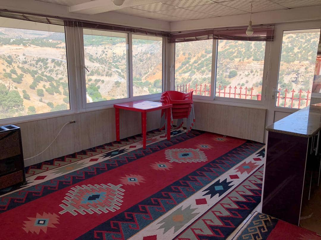 اجاره سوئیت کوهستانی در بیاره سی سخت - شیشه ای