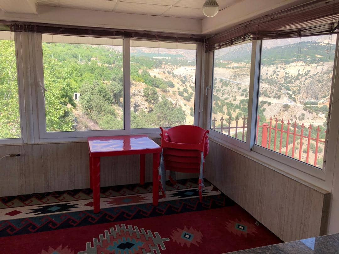 اجاره سوئیت کوهستانی در بیاره سی سخت - شیشه ای