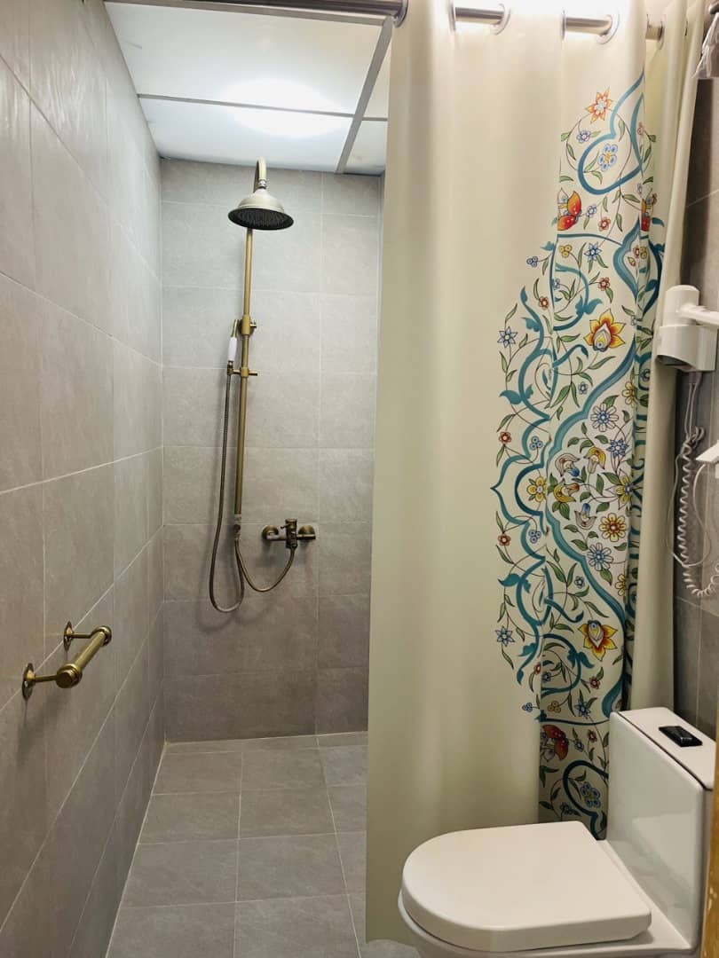 اجاره هتل سنتی در انقلاب زنجان -دوتخته توئین همکف