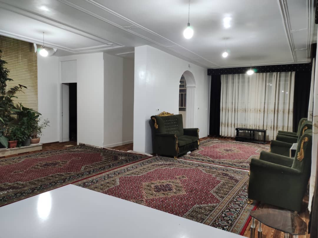 اجاره باغ و ویلایی استخردار در سربست سپیدان حیاط ویلا 