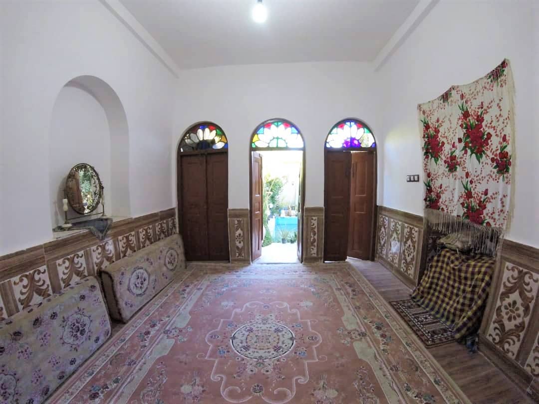 اجاره اقامتگاه بومگردی در باب انار خفر