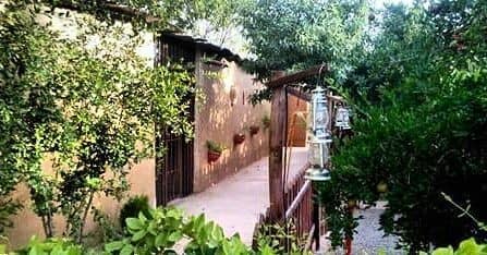 اجاره بوم گردی سنتی در ارسنجان- اتاق شیشه ای