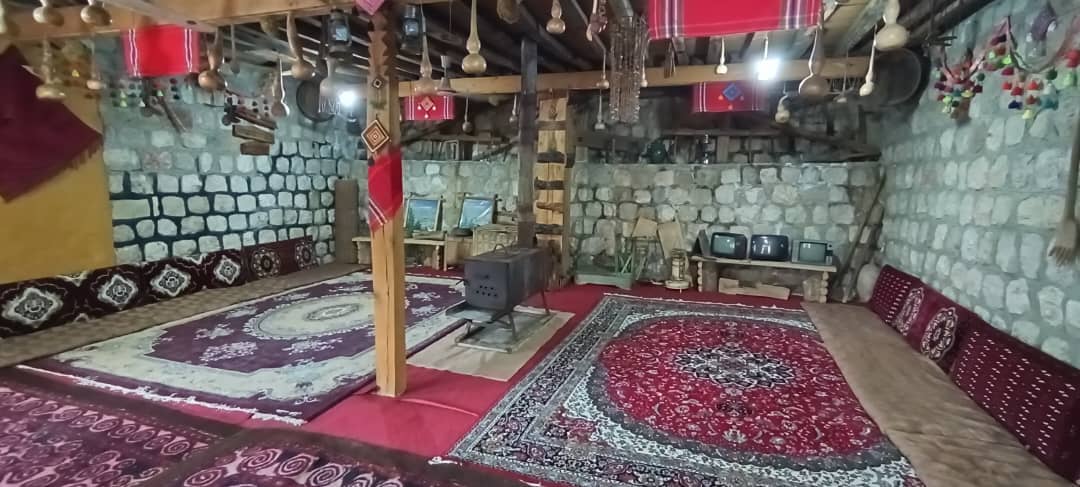 اجاره اقامتگاه سنتی در روستای فارسیان گلستان  - اتاق پرسیان