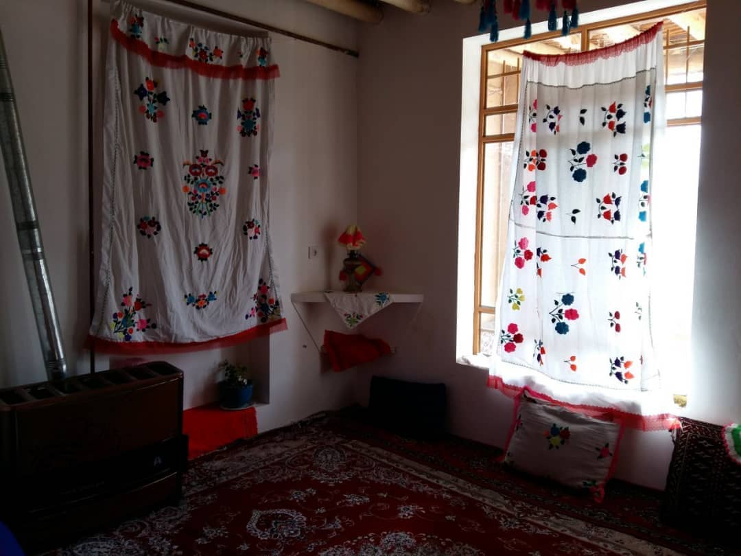 اجاره خانه سنتی در روئین اسفراین  