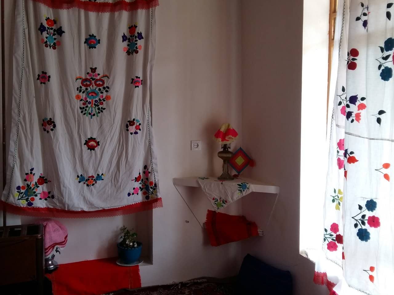 اجاره خانه سنتی در روئین اسفراین  