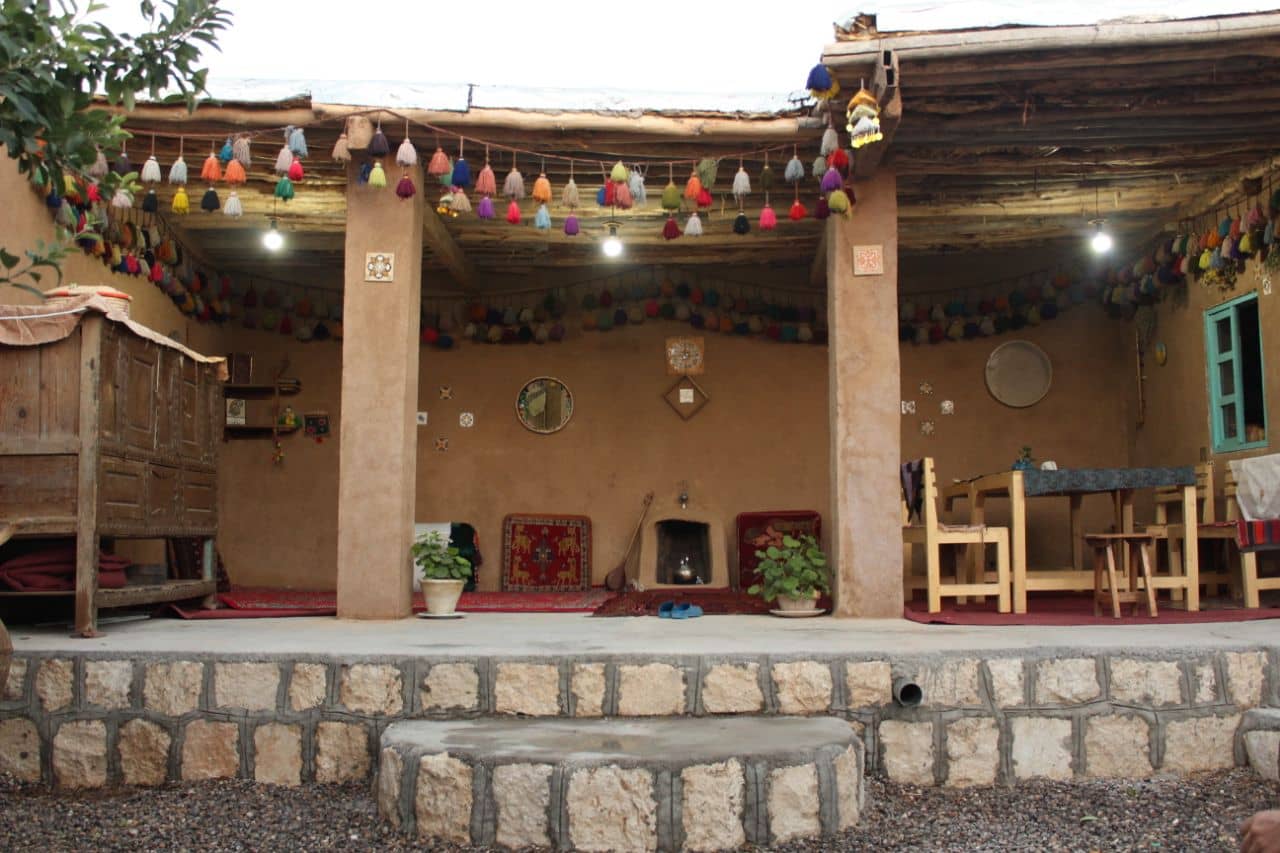 اجاره اتاق سنتی در مادرسلیمان پاسارگاد - سپندارمذگان