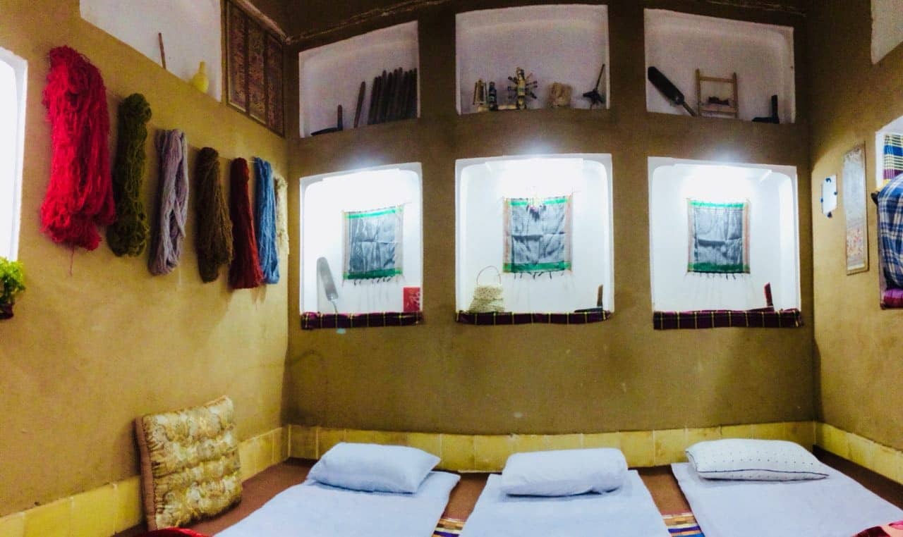 اجاره اقامتگاه سنتی در فهرج یزد - شعر باف