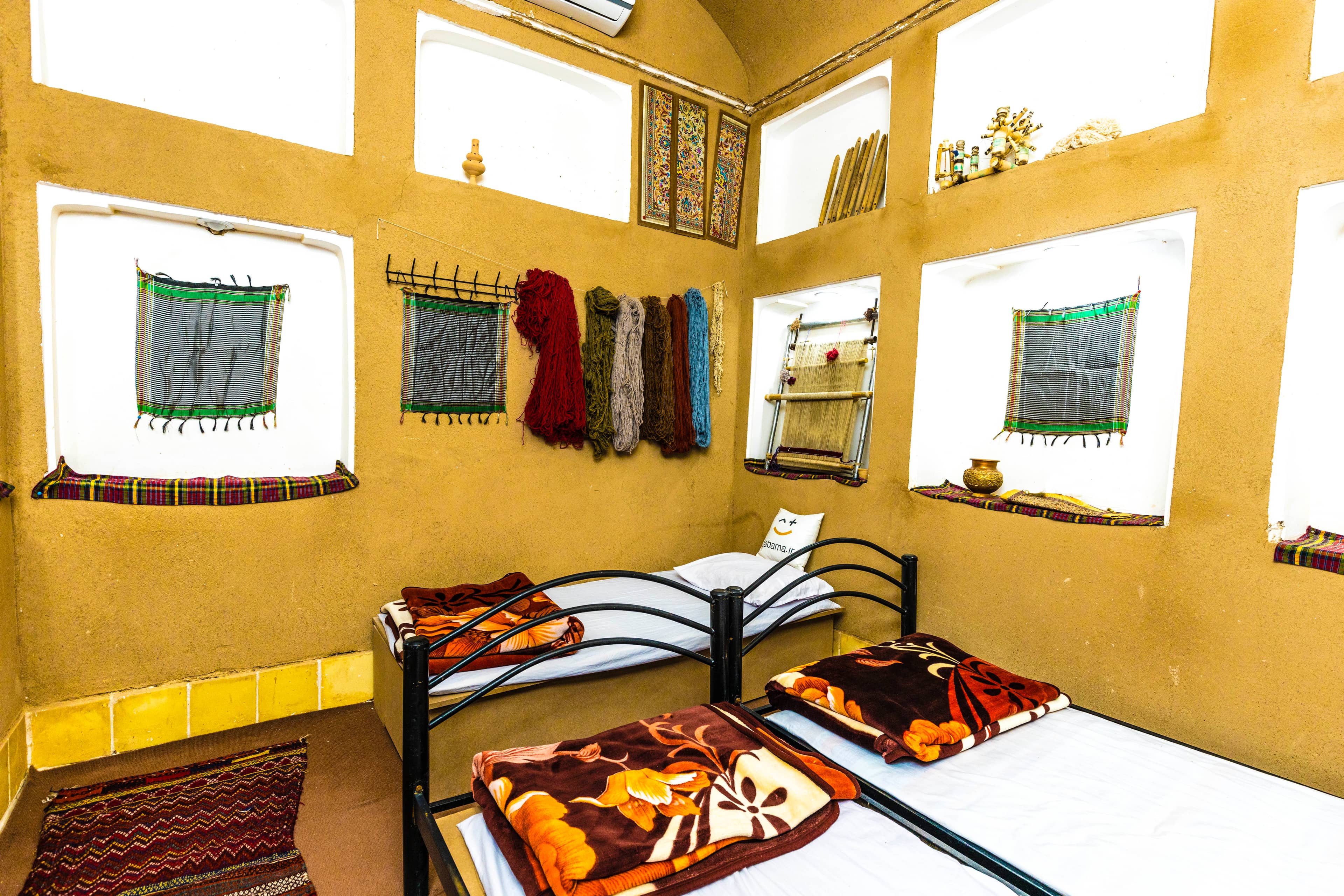 اجاره اقامتگاه سنتی در فهرج یزد - شعر باف