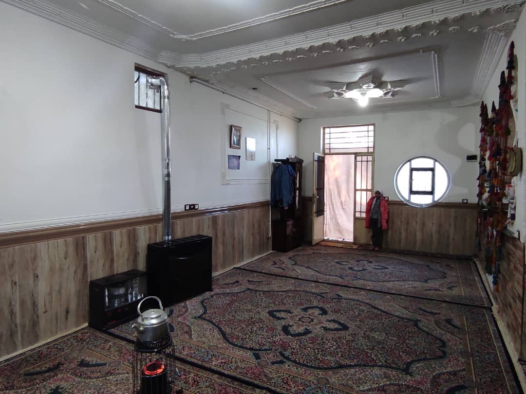 اقامتگاه بومگردی در روستای الله آباد طباطبایی نرماشیر - 75 متری  نما و محوطه 