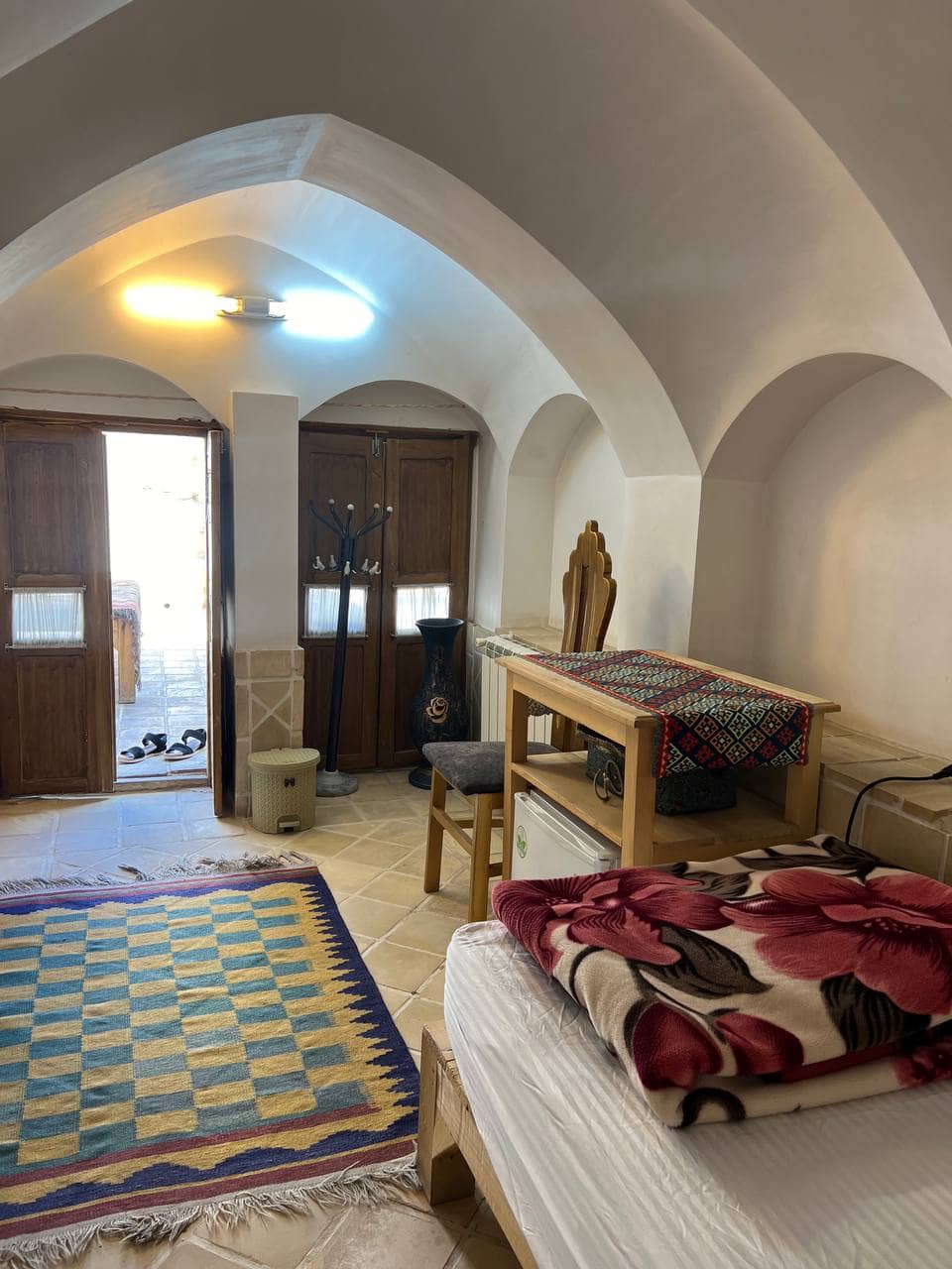 اجاره اقامتگاه سنتی در کاشان  - گوشواره بالا 