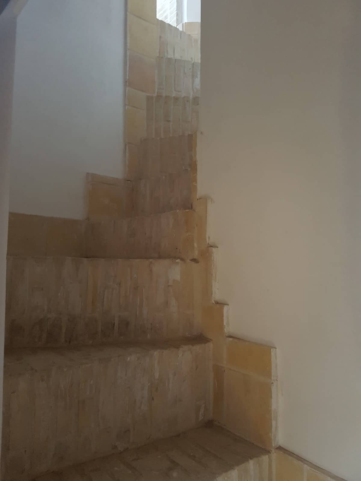 اجاره اقامتگاه سنتی در کاشان  - گوشواره بالا 