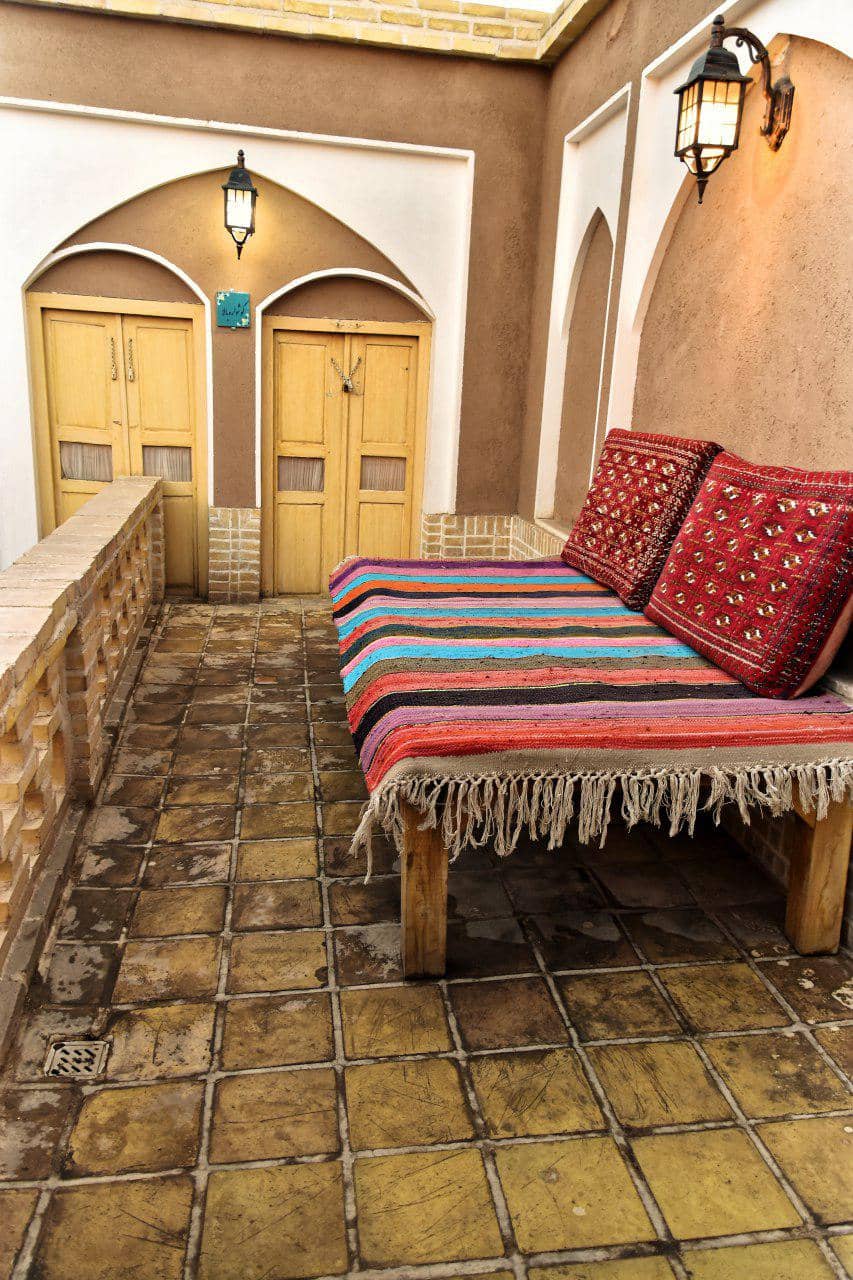 اجاره اقامتگاه سنتی در کاشان  - گوشواره بالا 