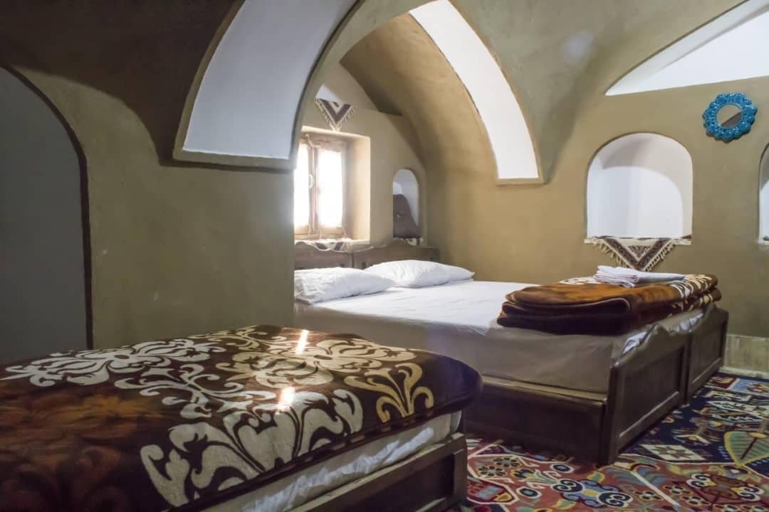 اجاره اتاق بومگردی در شعر عقدا - اتاق ذاق