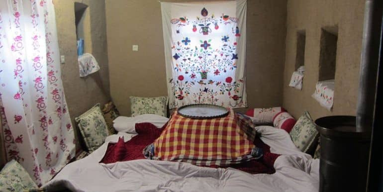 اجاره اتاق سنتی در ایور کاشمر - ریوش