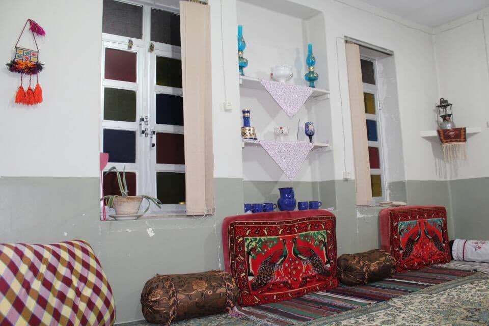 اجاره بوم گردی سنتی در مرودشت-شاه نشین