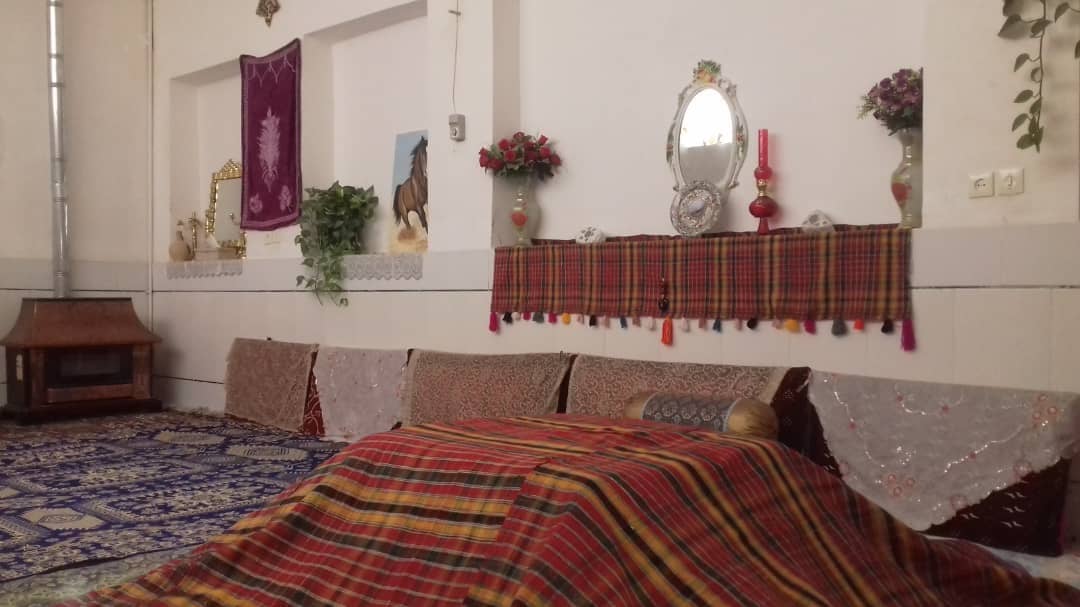 اجاره اتاق بومگردی در دستجرد اصفهان - اذر