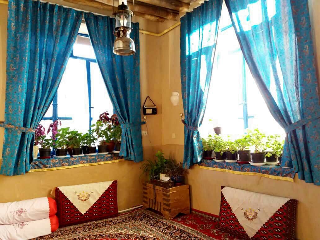 اجاره خانه سنتی در روستای ترخین آباد همدان-14 متری