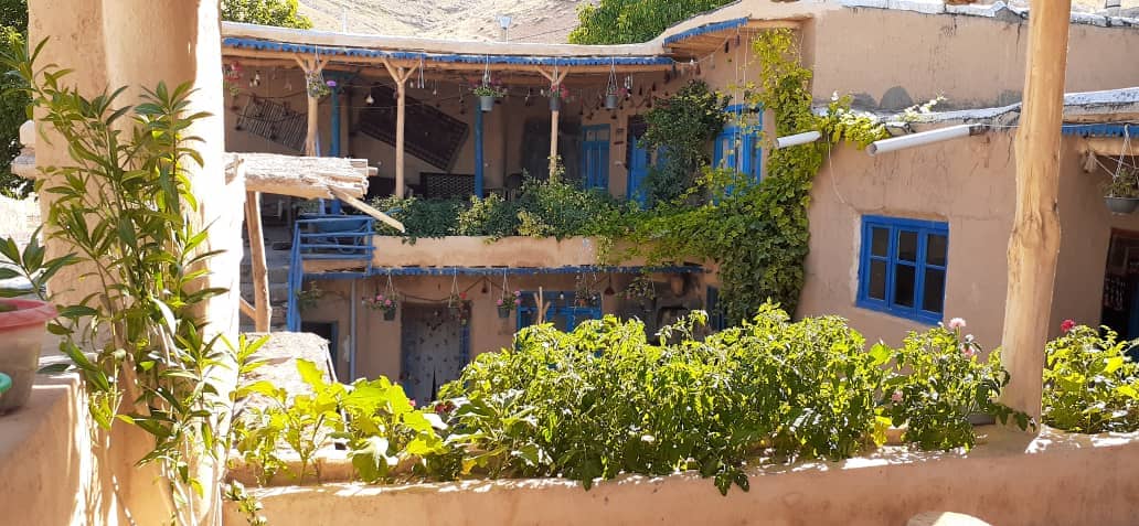 اجاره اقامتگاه سنتی در زوارم شیروان