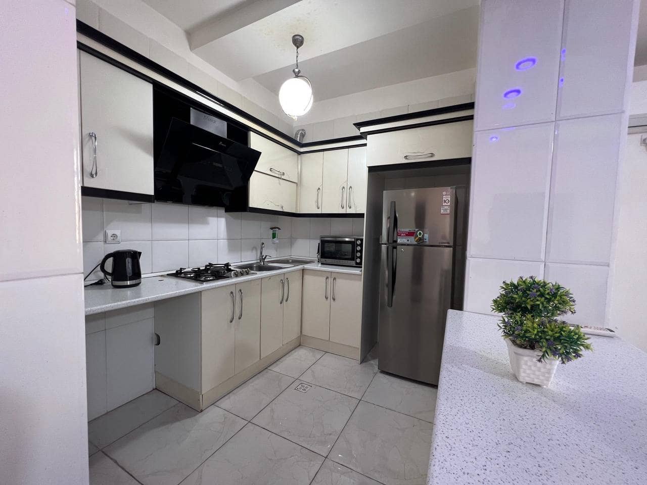 اجاره اپارتمان مبله در شهرک نریمان قشم- واحد 4