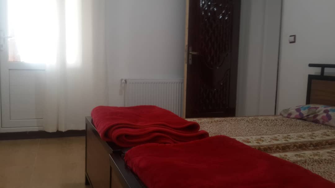 اجاره آپارتمان مبله در رجایی همدان-دوخوابه طبقه دوم